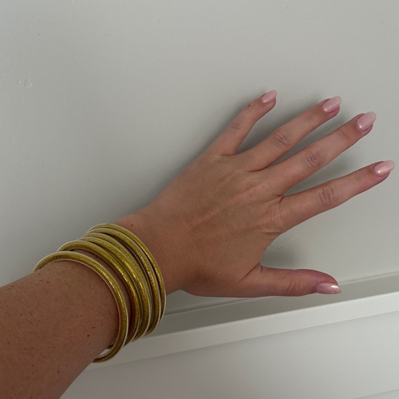 Women’s Gold Rubber Bangles All Weather Size Large - Picture 1 of 4